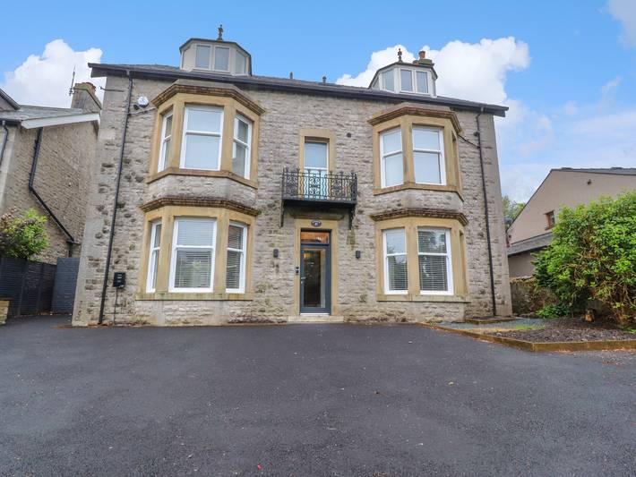 Log cabin for 12 people, with Garden in Ingleton