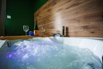 Gîte pour 2 personnes, avec jacuzzi et balcon à Plouay