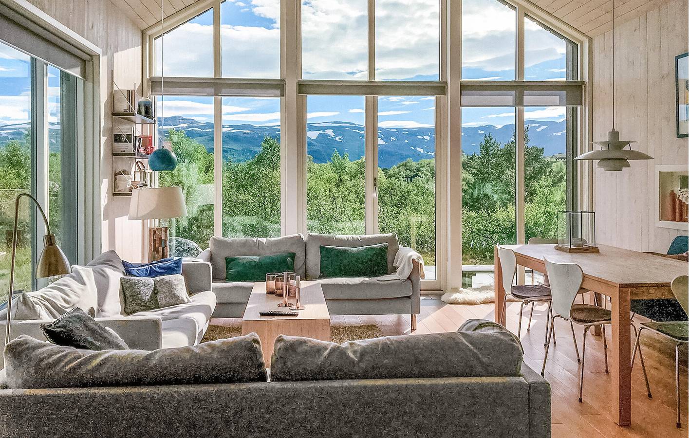 Ferienhaus für 8 Personen mit Garten in Vinje