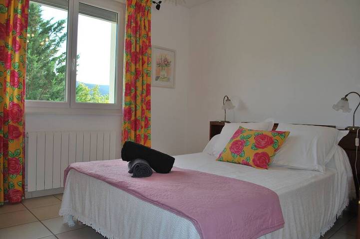 Location de vacances pour 8 personnes, avec jardin à Osséja - 4