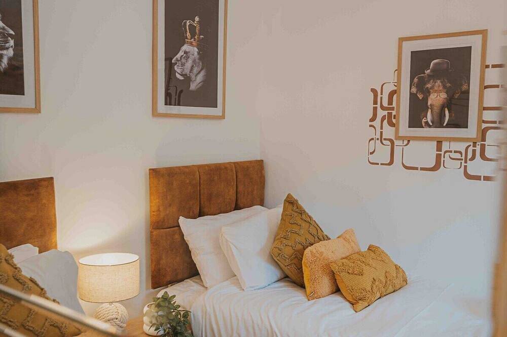Spacious Heart of town w/garden Wifi Smart Tv in Cirencester, Gloucestershire