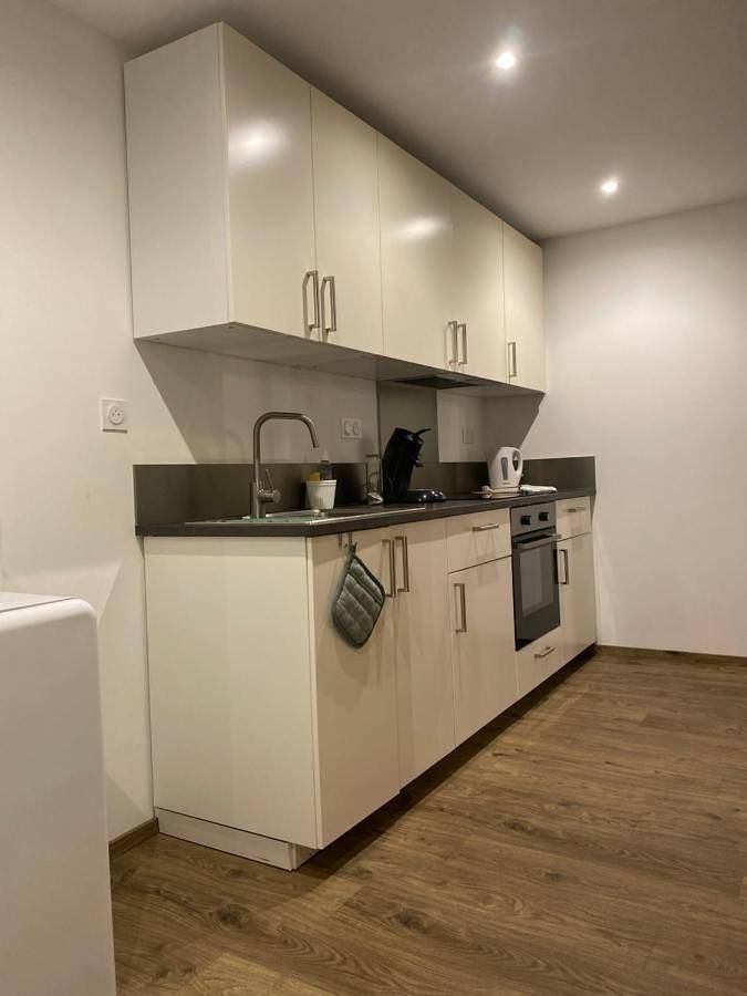Appartement entier, One-Bedroom Apartment in Sartilly-Baie-Bocage, Côte de la Déroute
