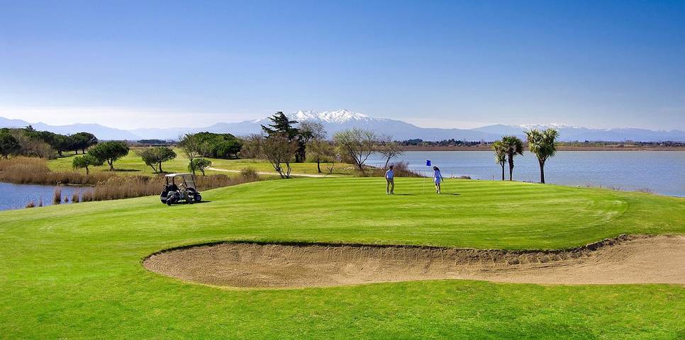 Gîte pour 4 personnes, avec sauna ainsi que balcon et piscine, adapté aux familles dans Golf de Saint Cyprien