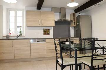 Gîte pour 10 personnes, avec jardin et terrasse à Verniolle