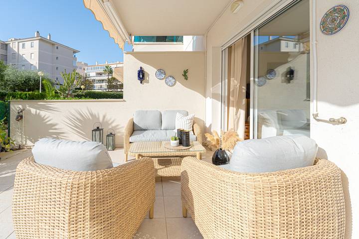 Entire apartment, Apartment 'Estrella Ii Ba Spaniahome' with Terrace, Shared Pool & Wi-Fi in L'Albir, Alfàs del Pi