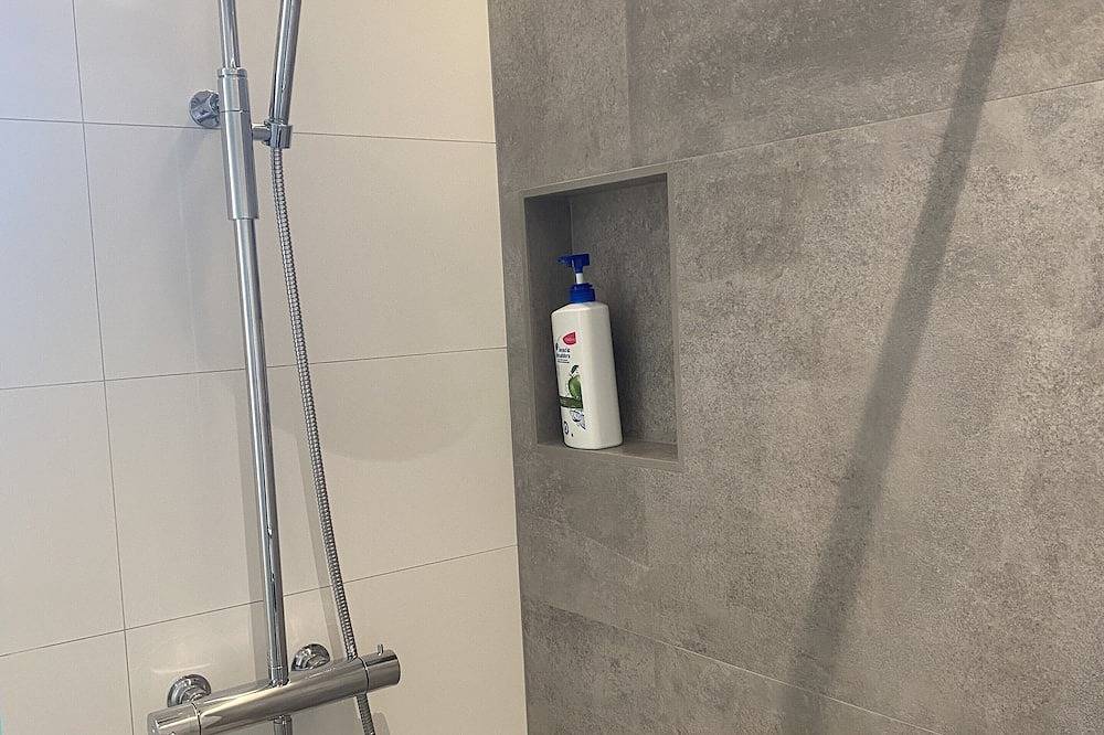 Fantastic location next to Lake Sommen in Sommen