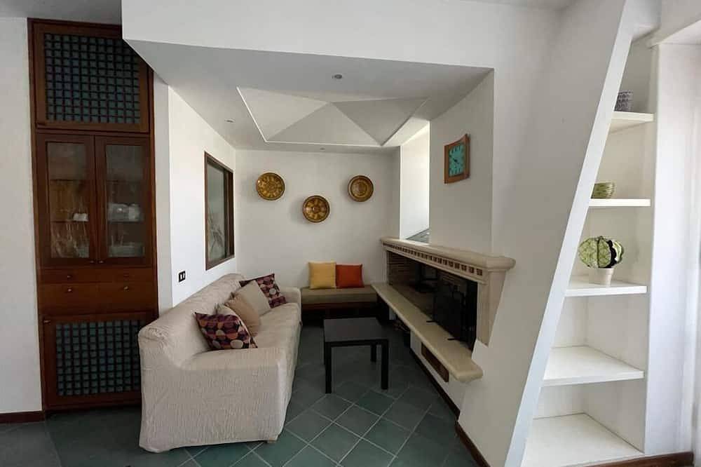 Appartement entier, Spacious apartment in the historic center of Fondi in Fondi, Province de Latina