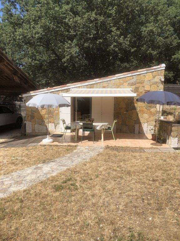 Gîte pour 2 personnes, avec jardin et terrasse, animaux acceptés dans le Var - 3