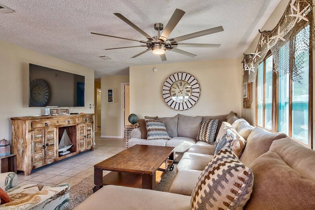 5br Blick auf den Strand | Riesiger privater Pool | Tiki Bar | 2 Küchen | 2 Wohnräume in Destin, Emerald Coast