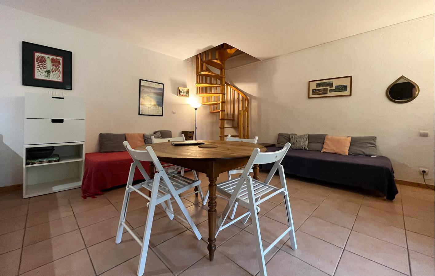 Charmantes Apartment mit Pool, Terrasse und WLAN! in Salon-de-Provence, Aix-en-Provence und Umgebung