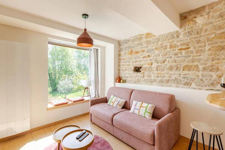 Gîte pour 4 personnes, avec terrasse et jacuzzi à Saint-Sorlin-en-Bugey