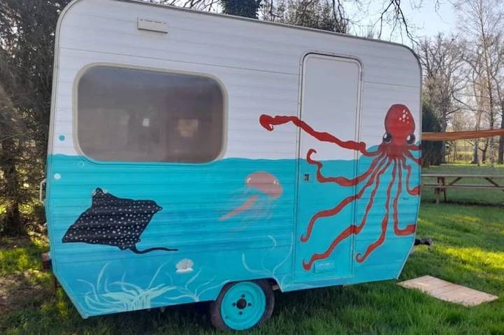 Mobil home pour 2 personnes à Sauxillanges