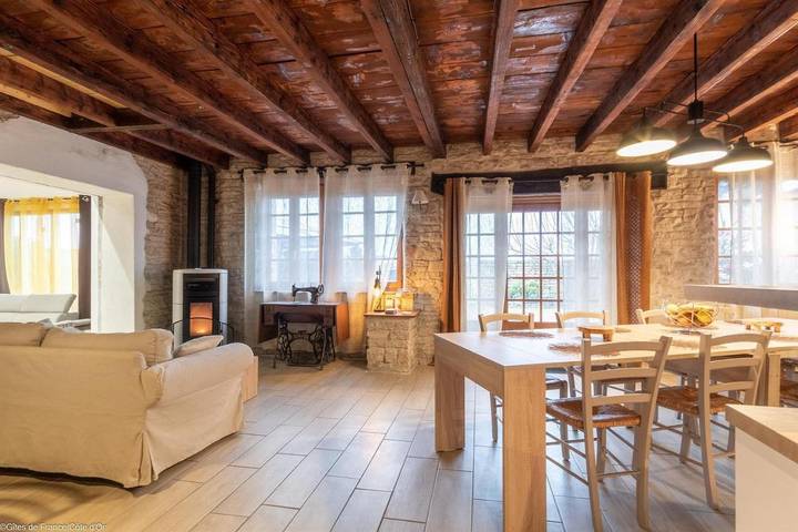 Location de vacances pour 15 personnes, avec terrasse à Marigny-lès-Reullée - 4