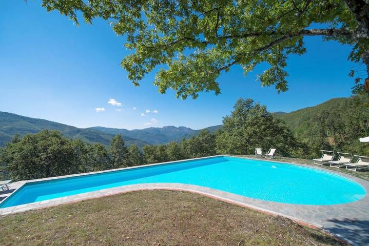 Casa vacanza per 16 persone, con Giardino e Piscina a San Marcello Pistoiese