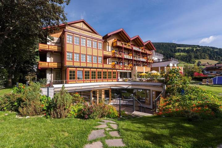 Hôtel pour 2 personnes, avec jardin et jacuzzi ainsi que piscine et sauna