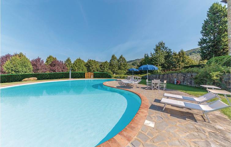 Location de vacances pour 4 personnes, avec piscine ainsi que jardin et terrasse à Arezzo - 4
