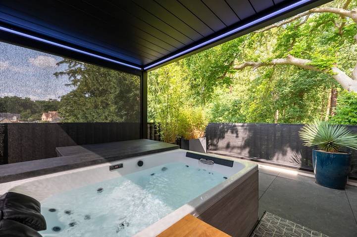 Location de vacances pour 6 personnes, avec Jacuzzi ainsi que Terrasse et Jardin à Oissel