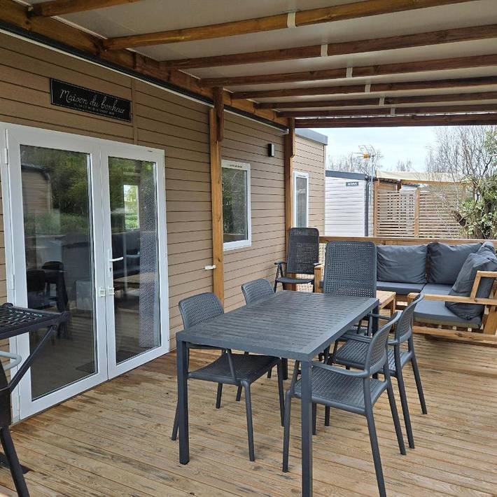 Chalet pour 11 personnes, avec piscine ainsi que jardin et vue