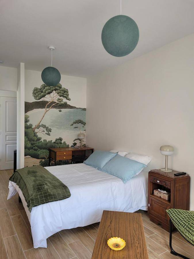 Chambre d’hôte pour 2 personnes, avec vue ainsi que jardin et piscine à Solérieux