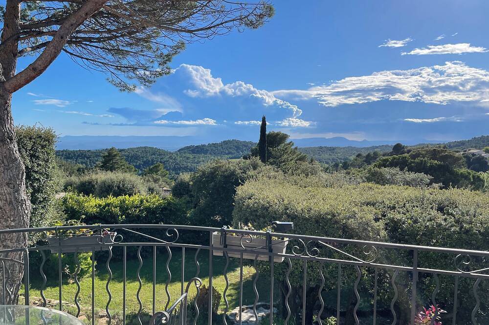 Belle Maison Provençale Située Dans un Écrin de Verdure Avec vue Panoramique in Tourtour, Draguignan region
