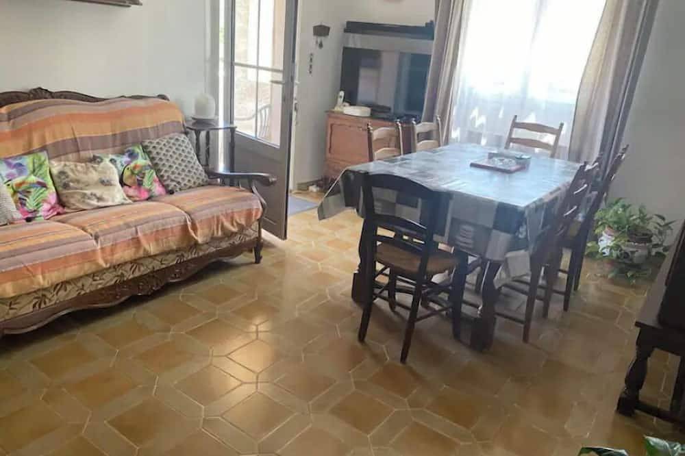 House in a picturesque village, sea and mountain views in Sisco, Cap Corse