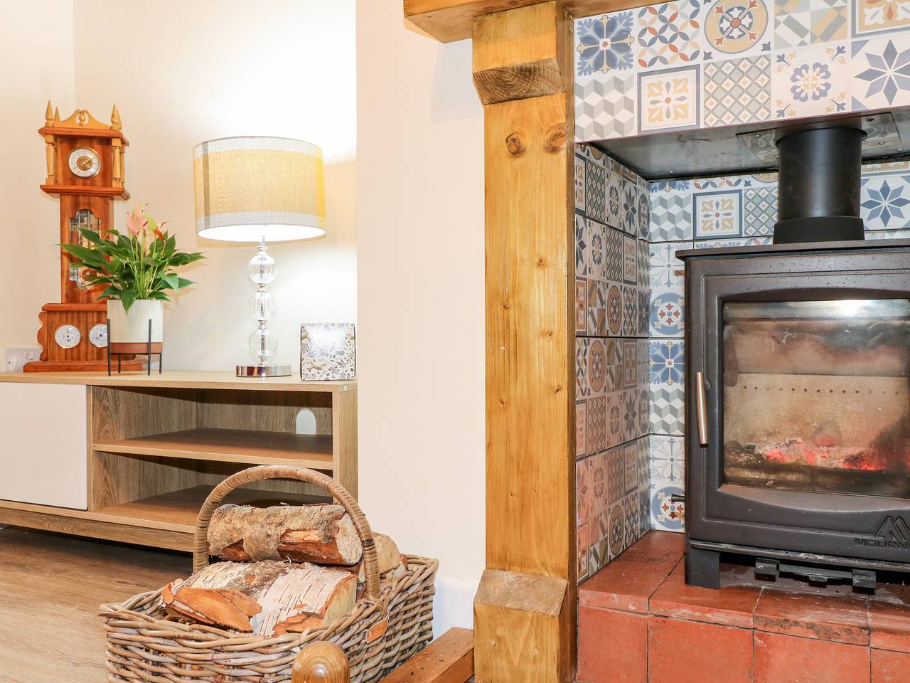 8 Church Lane in Staffordshire