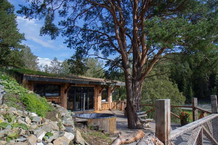 Camping for 7 personer, hage og utsikt i tillegg til innsjøutsikt og terrasse, dyr tillatt i Trøndelag