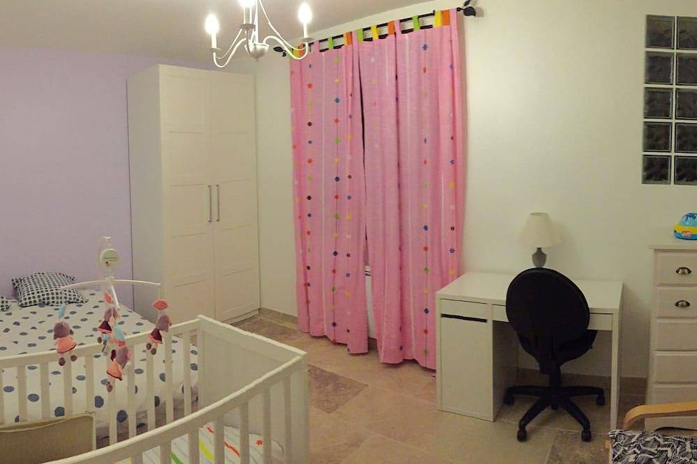 Villa très agréable, confort, calme et campagne à 10 km de la mer in Roquefort-les-Pins, Région de Cannes