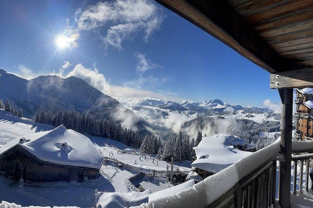Geheel appartement, 5* Premium Residence at the foot of the slopes, Swimming pool, Hammam, Fitness, Park, 40 m². in Avoriaz, Morzine