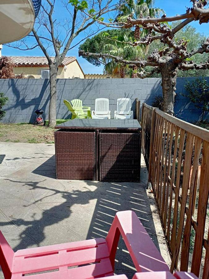 Appartement entier, Two-Bedroom Apartment in Laroque-des-Albères, Côte méditerranéenne (France)