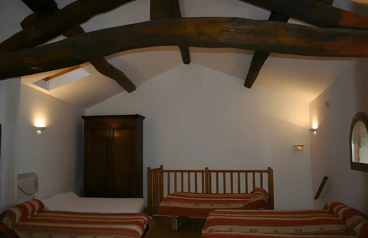 Cottage 'Gite D'étape À L'orée Du Bois' avec jardin privé et Wi-Fi in Ternand, Beaujolais