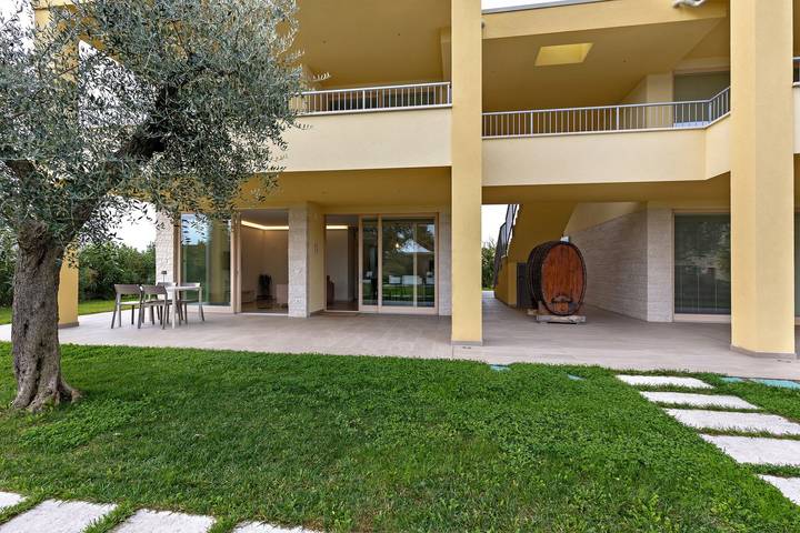 Ferienwohnung für 6 Personen, mit Balkon und Garten in Bardolino - 2