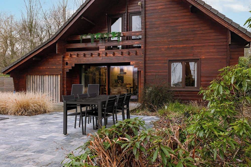 Anna-Helena · Forest Chalet Between Ghent & Bruges in Knesselare, Ostflandern
