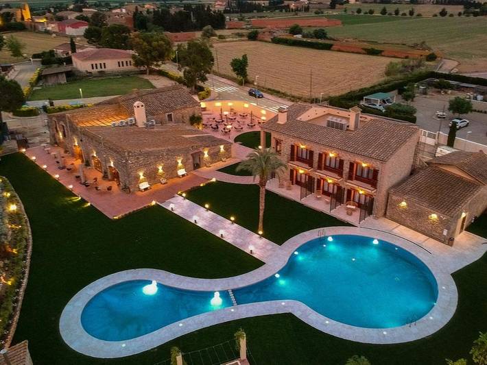 Hôtel pour 4 personnes, avec piscine et jardin ainsi que vue et bassin pour enfant, animaux acceptés à Torroella de Fluvià - 2