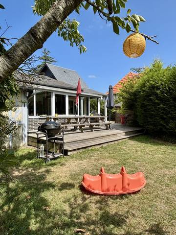 Gîte pour 15 personnes, avec terrasse et jardin à Merville-Franceville-Plage