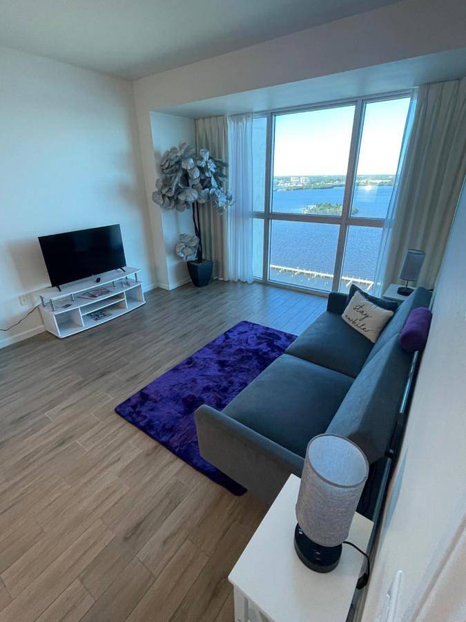 Apartamento de vacaciones para 3 personas, con piscina y jacuzzi - 1