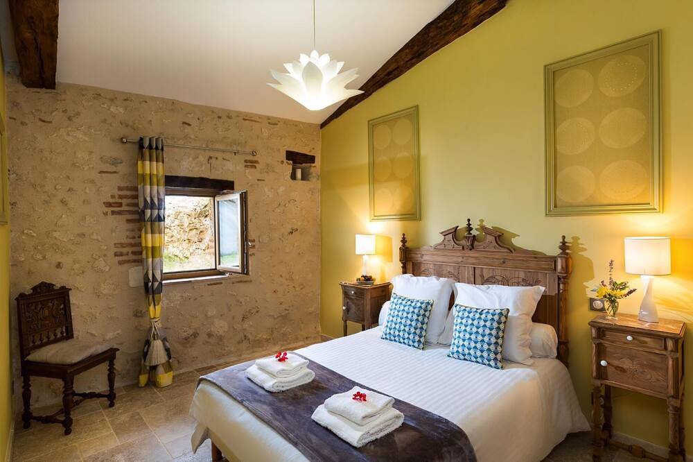 Maison de la Combe charming barn with pool and valley views in Laparade, Región de Marmande