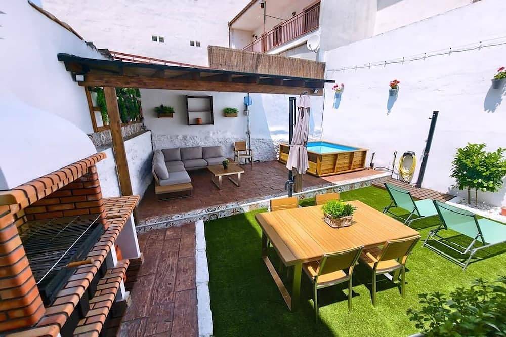 El Espinar: BBQ and Winter Hot Tub in El Espinar, Segovia Province