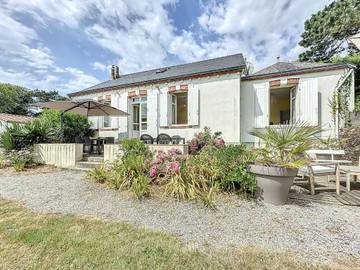 Location de vacances pour 9 personnes, avec jardin et terrasse dans Plage de La Birochère