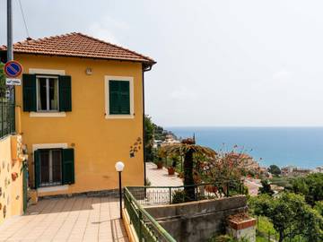 Ferienwohnung für 4 Personen, mit Balkon in Alassio
