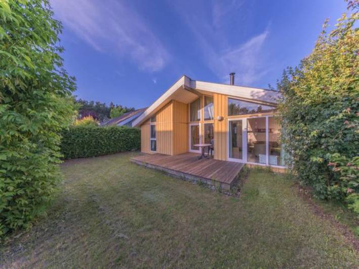 Ferienpark für 4 Personen, mit Whirlpool und Terrasse sowie Garten und Pool in Mirow