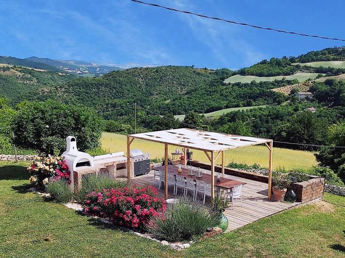 Appartamento per 2 persone, con Terrazza e Giardino nonché Piscina e Panorama a Fossombrone