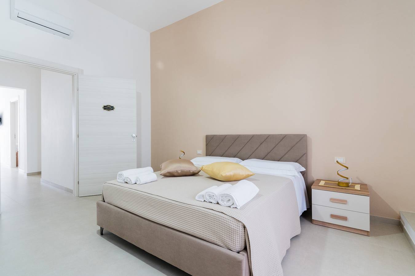 Bed and Breakfast 'Camera Roger' con Balcone, Wi-Fi e Aria Condizionata in Galatone, Golfo di Taranto