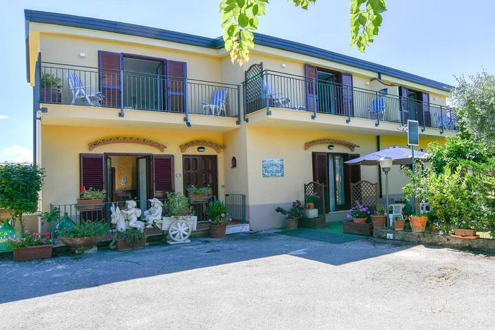 B&b per 2 persone, con giardino e piscina a Sant'Agata sui Due Golfi