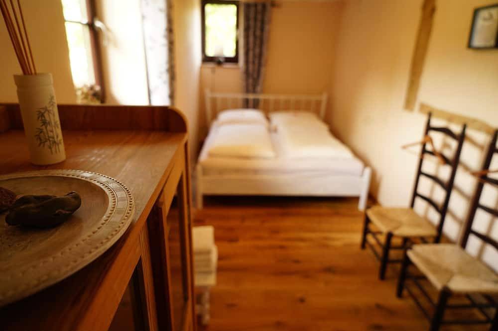 Complete house-family-friendly-rural idyll-ecological. renovated mud house / thatched roof in Wittenberg, Fläming Heath