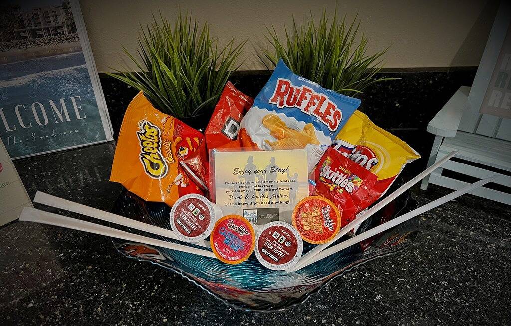 Ganze Wohnung, ❤ Romantic Ocean Views-On the Strand-Pool/Spa/Gym-Remodeled-Air Conditioning ❤ in Oceanside, San Diego County