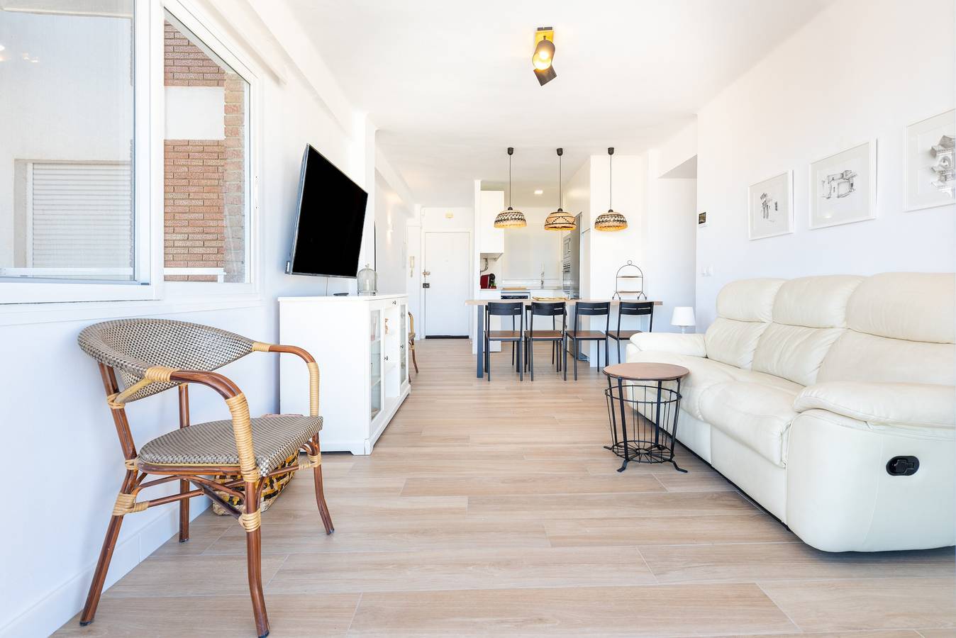 Apartamento entero, Apartamento 'Piso Estrella 031' con terraza privada, Wi-Fi y aire acondicionado in Playa de Torre del Mar, Torre del Mar