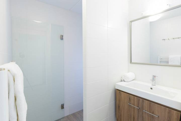 Bungalow für 6 Personen, mit Terrasse und Garten in Ouddorp - 4