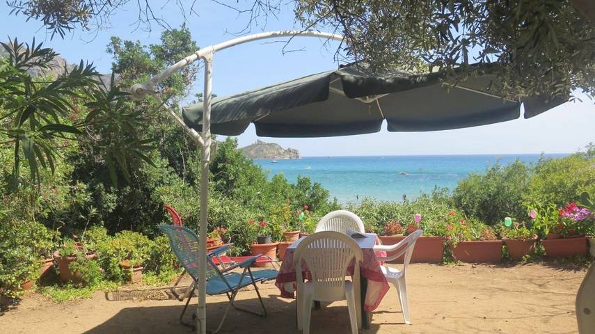 Casa vacanza per 6 persone, con Terrazza e Giardino nonché Panorama a Tertenia