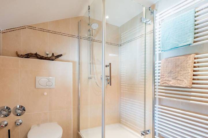 Ganze Wohnung, Ferienwohnung Da Dachstui 60 qm,1 Schlafzimmer, Wohnschlafraum, bis 5 Personen in Samerberg, Bayerische Alpen